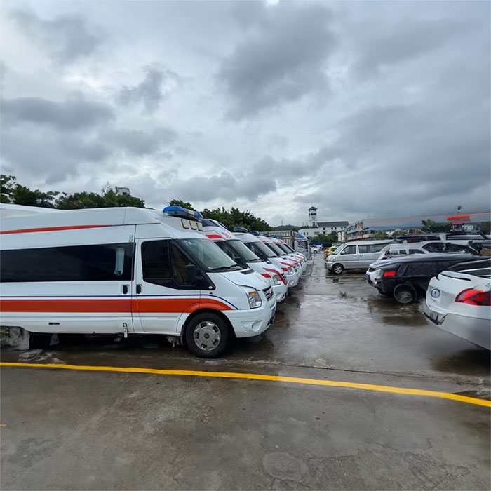 重庆救护车租车联系电话