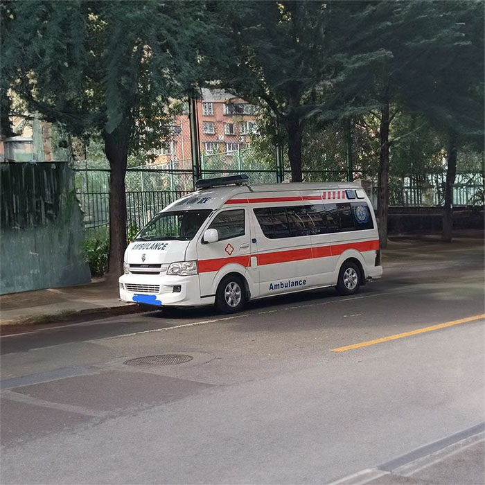 重庆私人救护车租车收费