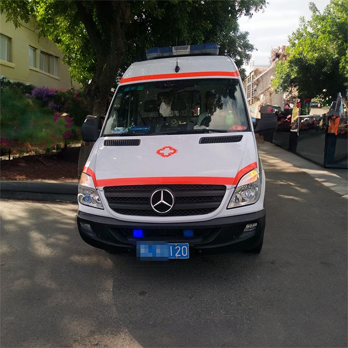 重庆私人救护车租赁联系方式