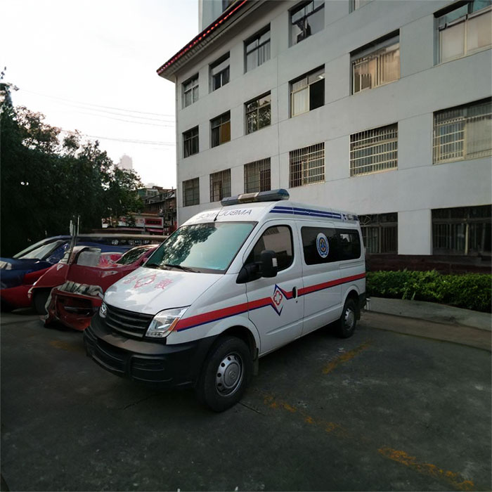 重庆私人救护车租赁电话号码
