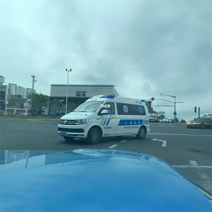 重庆救护车租赁电话