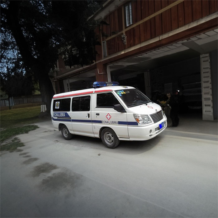 重庆私人救护车租车电话号码