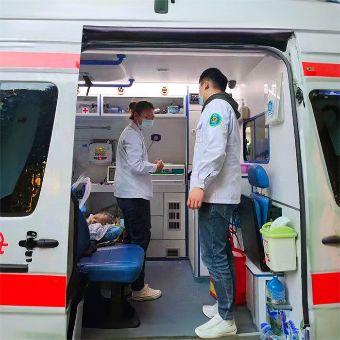 重庆私人救护车出租收费