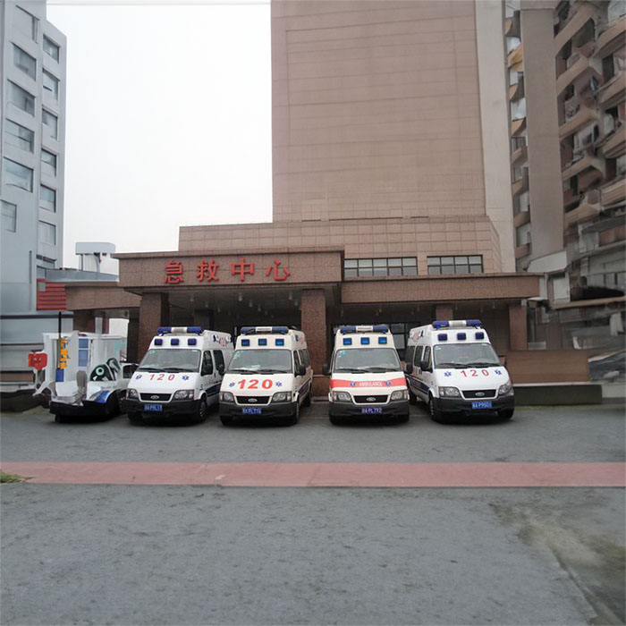 重庆私人救护车出租电话