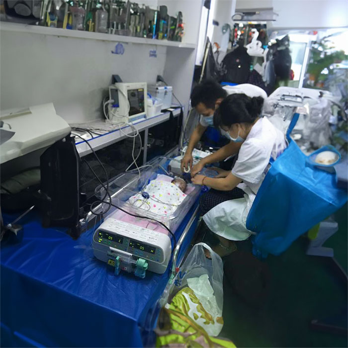 重庆私人救护车租赁费用