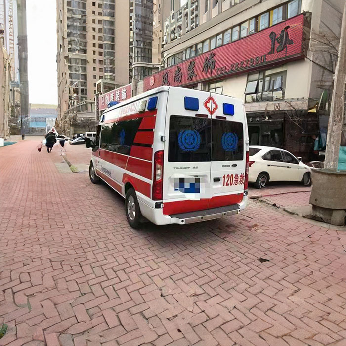 重庆救护车出租联系电话