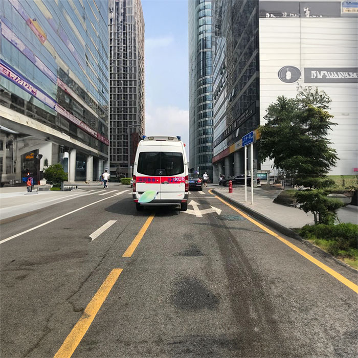 重庆租赁救护车电话
