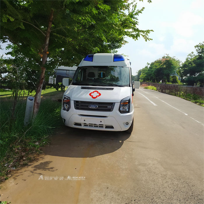 重庆私人救护车租赁费用