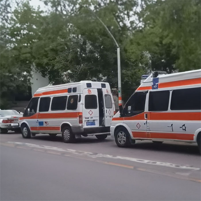 重庆出租私人救护车联系方式