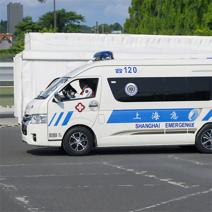 重庆出租救护车联系电话