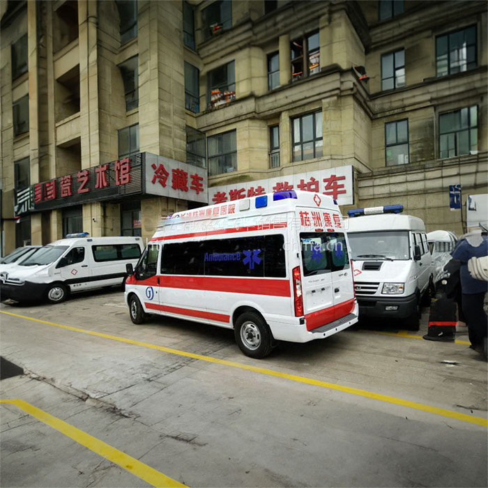 重庆租赁私人救护车电话号码