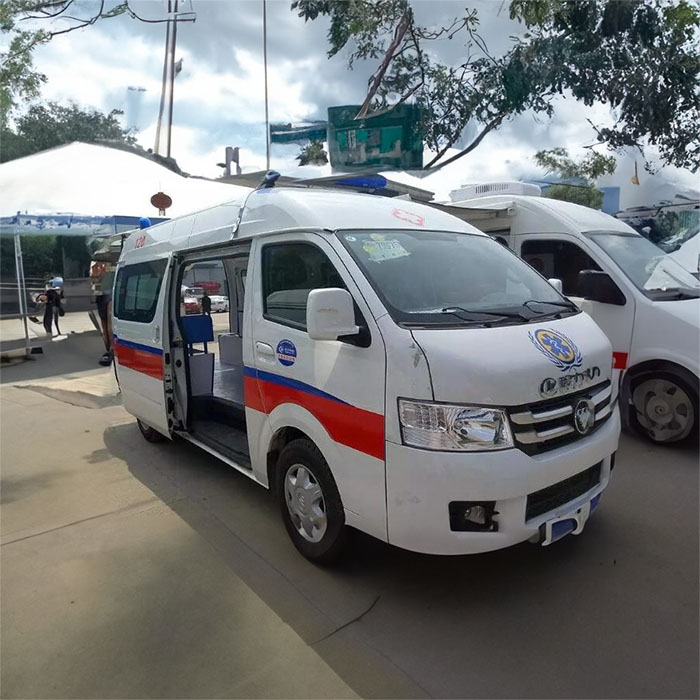 重庆私人救护车出租联系电话