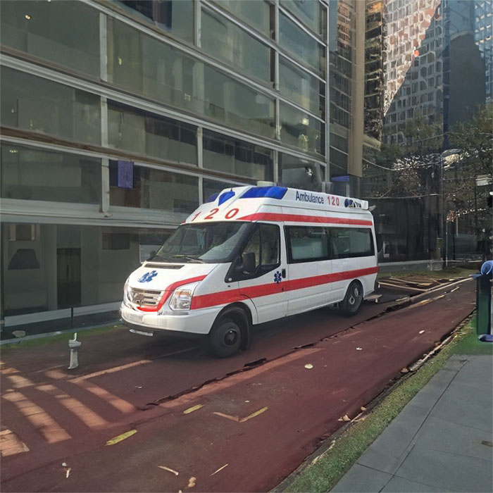 重庆私人救护车租车电话号码