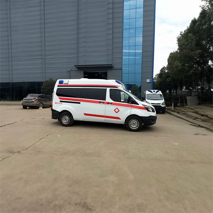 重庆私人救护车租车电话