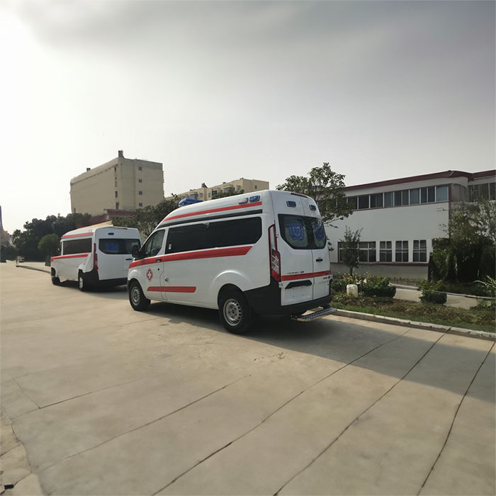 重庆私人救护车出租费用