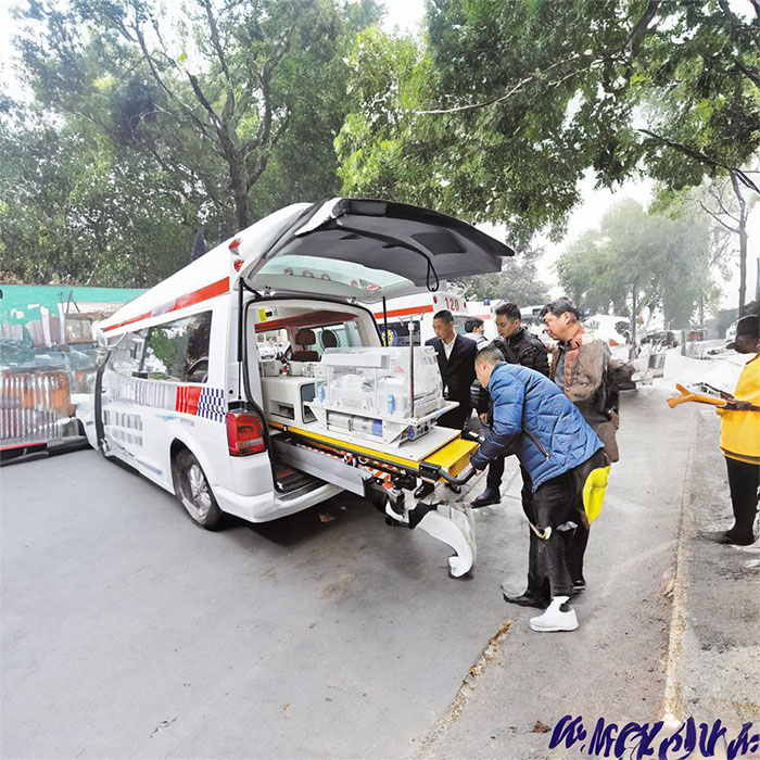 重庆出租救护车联系电话