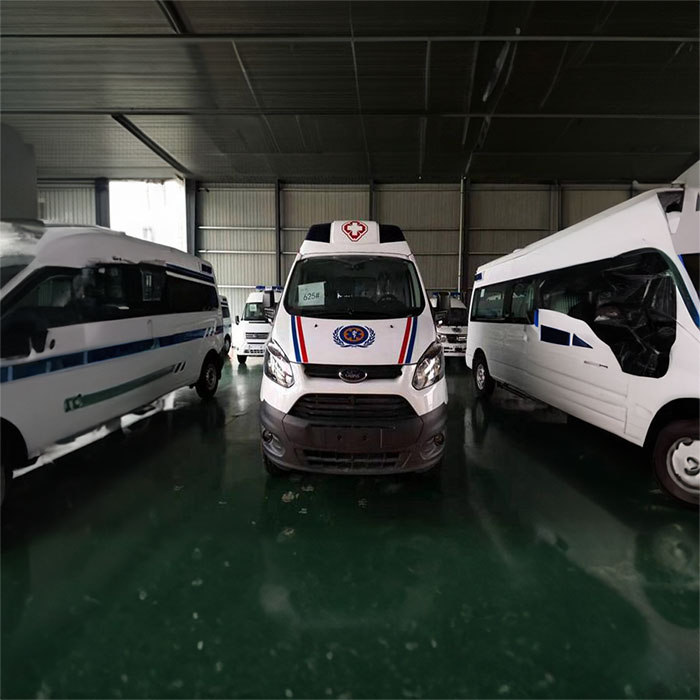 重庆私人救护车租赁费用