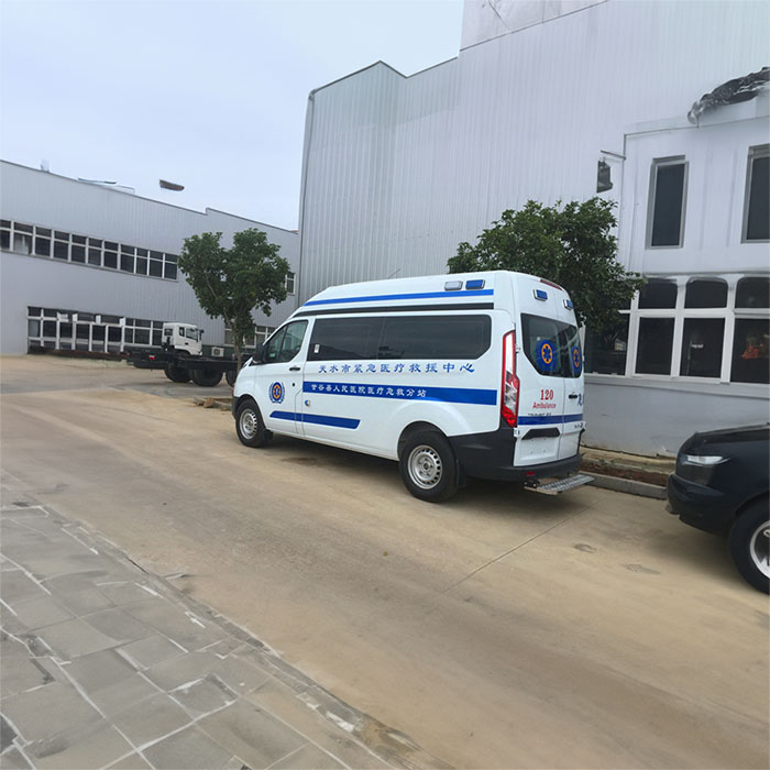 重庆救护车出租联系电话