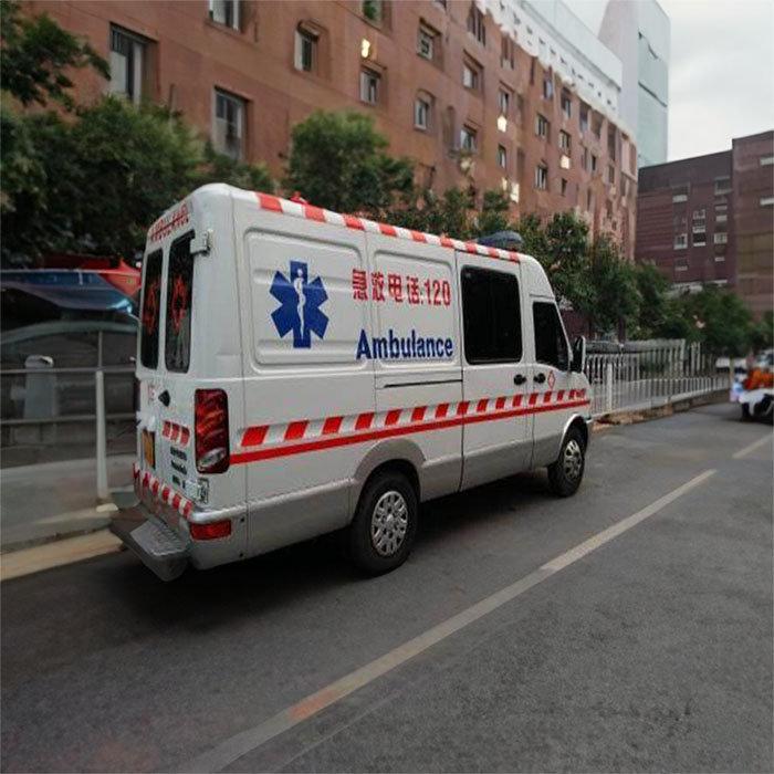 重庆私人救护车出租联系电话