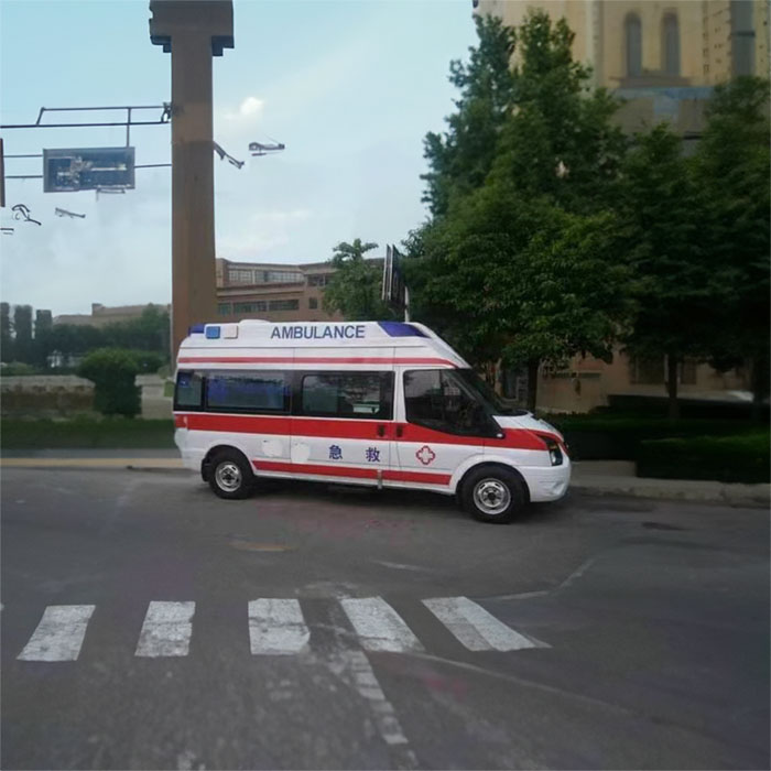 重庆出租救护车联系方式
