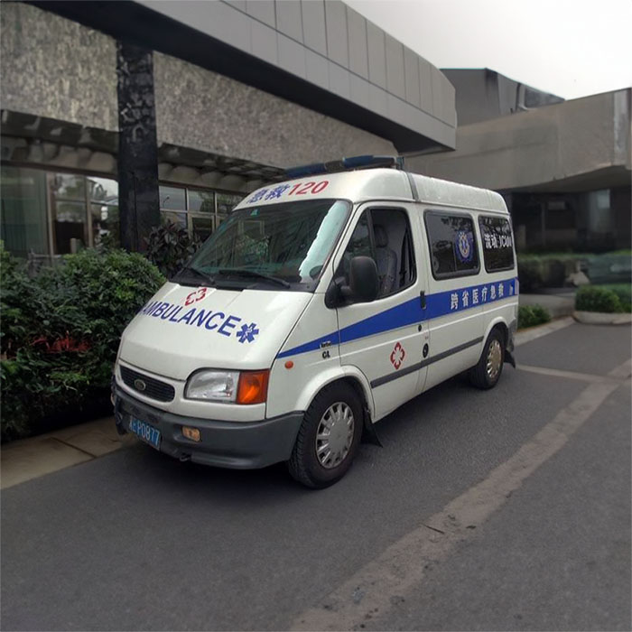 重庆租赁私人救护车联系电话