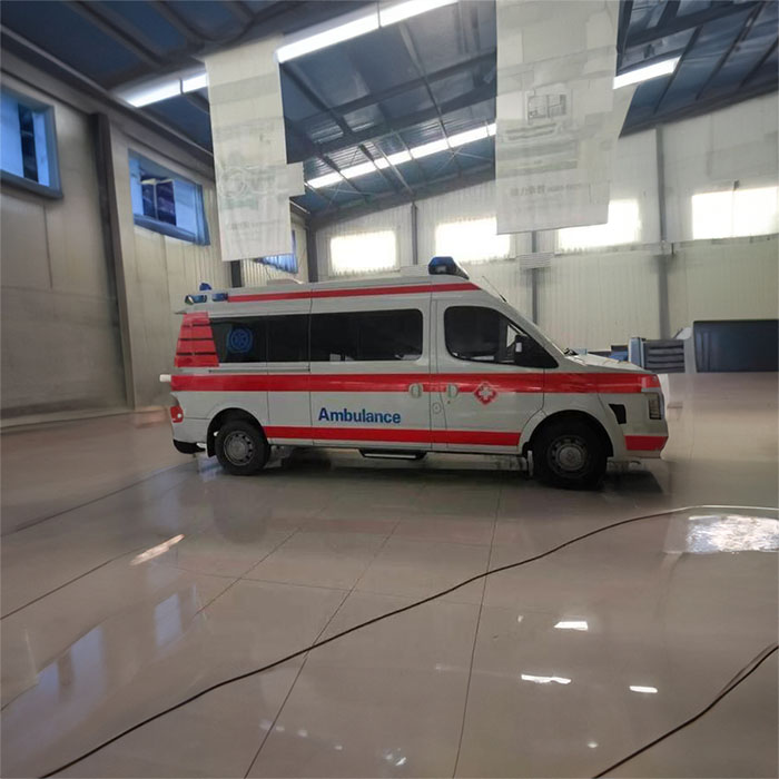 2023年重庆市铜梁救护车租赁：重庆病人转运车辆收费 急救车租车联系方式
