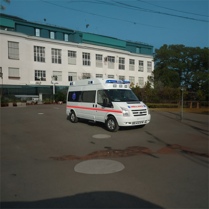 重庆潼南租私家救护车转院到重庆三峡中心医院正规救护车出租哪个公司好