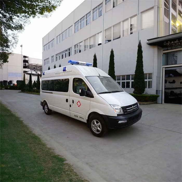 重庆万州租用私人救护车护送到重庆陆医大学第二附属医院救护车如何收费 出租公司