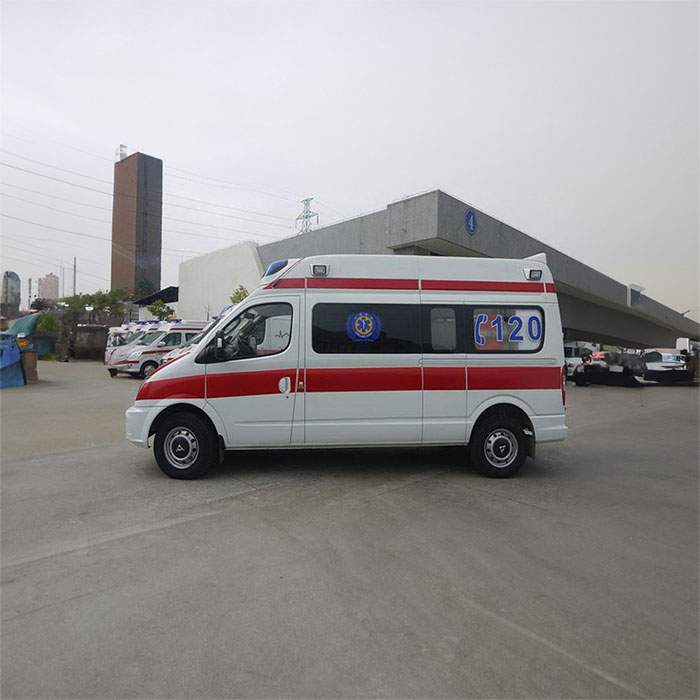 重庆大渡口预约私人救护车租赁到重庆市第二人民医院救护车出租公司哪里有