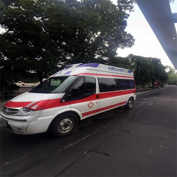 重庆市大渡口私人救护车出租到重庆陆医大学附属医院救护车出租公司哪里实惠