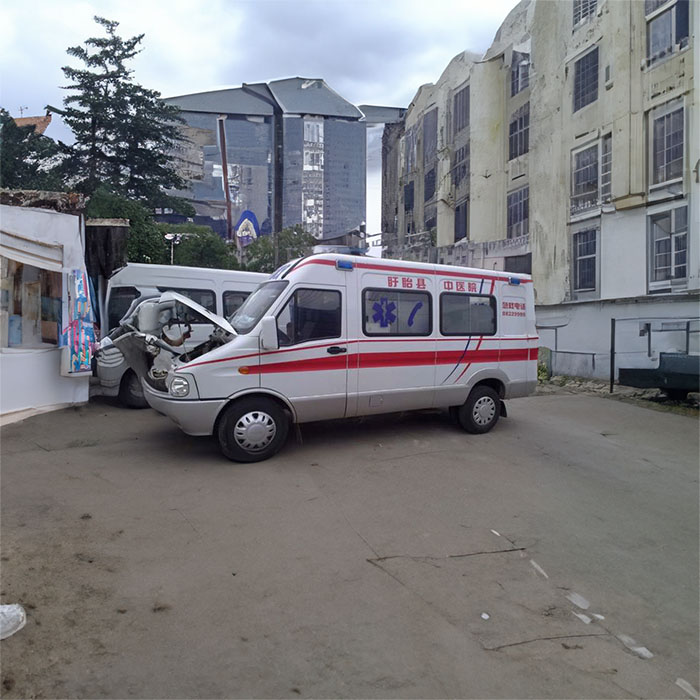 重庆江北租救护车到上街区中医院救护车如何转运休克病人出租